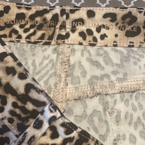 NWT - Chico’s Girlfriend Ankle Cheetah Print jeans - Picture 4 of 5